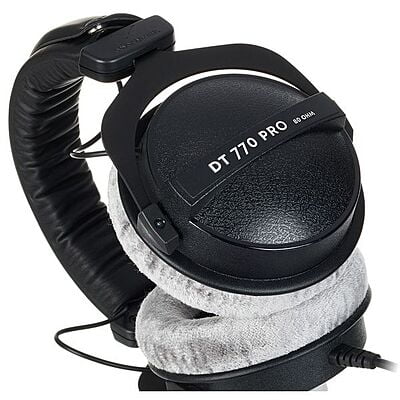 DT 770 PRO        80 Ω